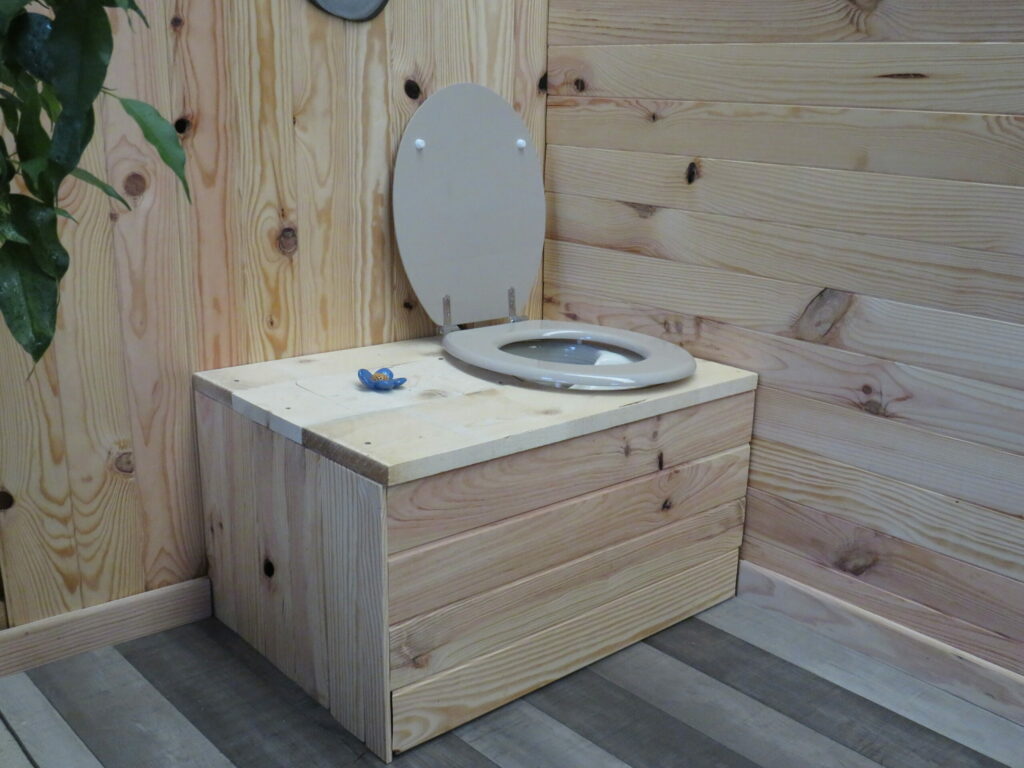 Séparateur de toilettes sèches